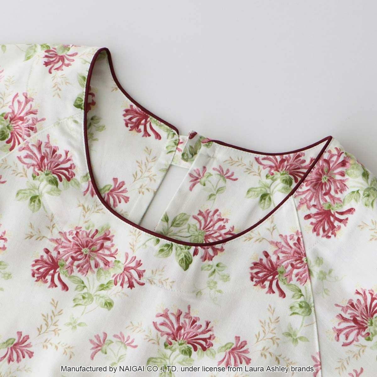 LAURAASHLEYローラアシュレイ形態安定加工ハニーサックルトレイル柄綿100%40サテン後結び割烹着かっぽう着カッポースモックエプロンレディース70283003