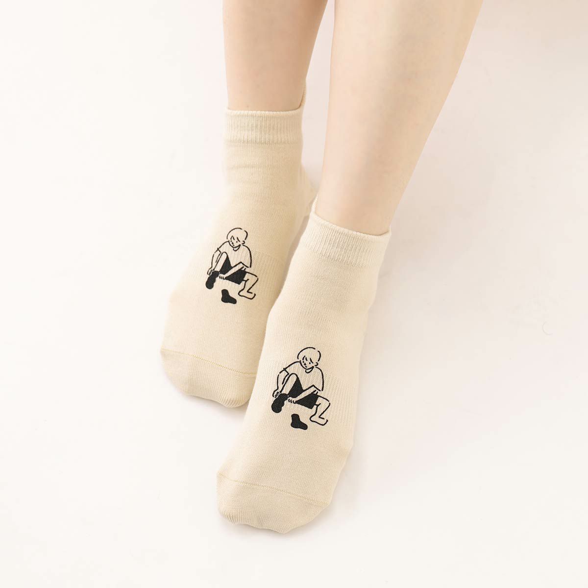 NAIGAI × Tabio × 長場 雄】 コラボソックス 日本製 SOCKSUN ソックさん 片手で履ける ショート丈 ソックス レディース  メンズ 靴下 03150501 | 靴下 ソックス 通販のナイガイ公式オンラインショップ