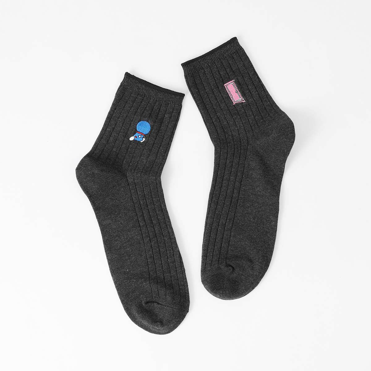 ドラえもんマルチ刺繍後ろ姿ショート丈キャラクターメンズカジュアルソックス靴下男性プレゼントギフト02462201