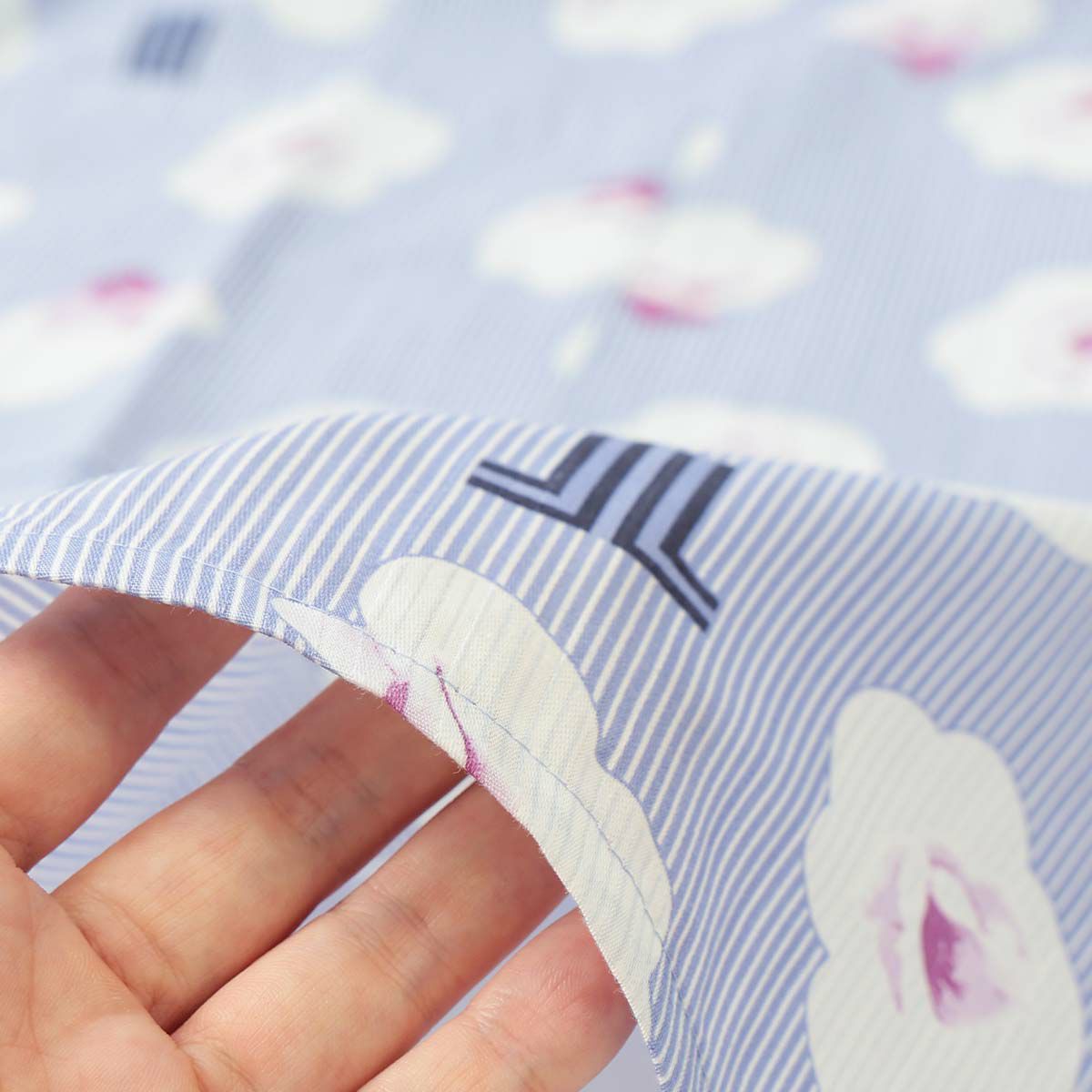 LANVIN COLLECTION ランバン コレクション 形態安定加工 綿100％ 横ボタン サイドボタン サテンストライプ ギワッシュローズ柄 背付き エプロン レディース 70045005